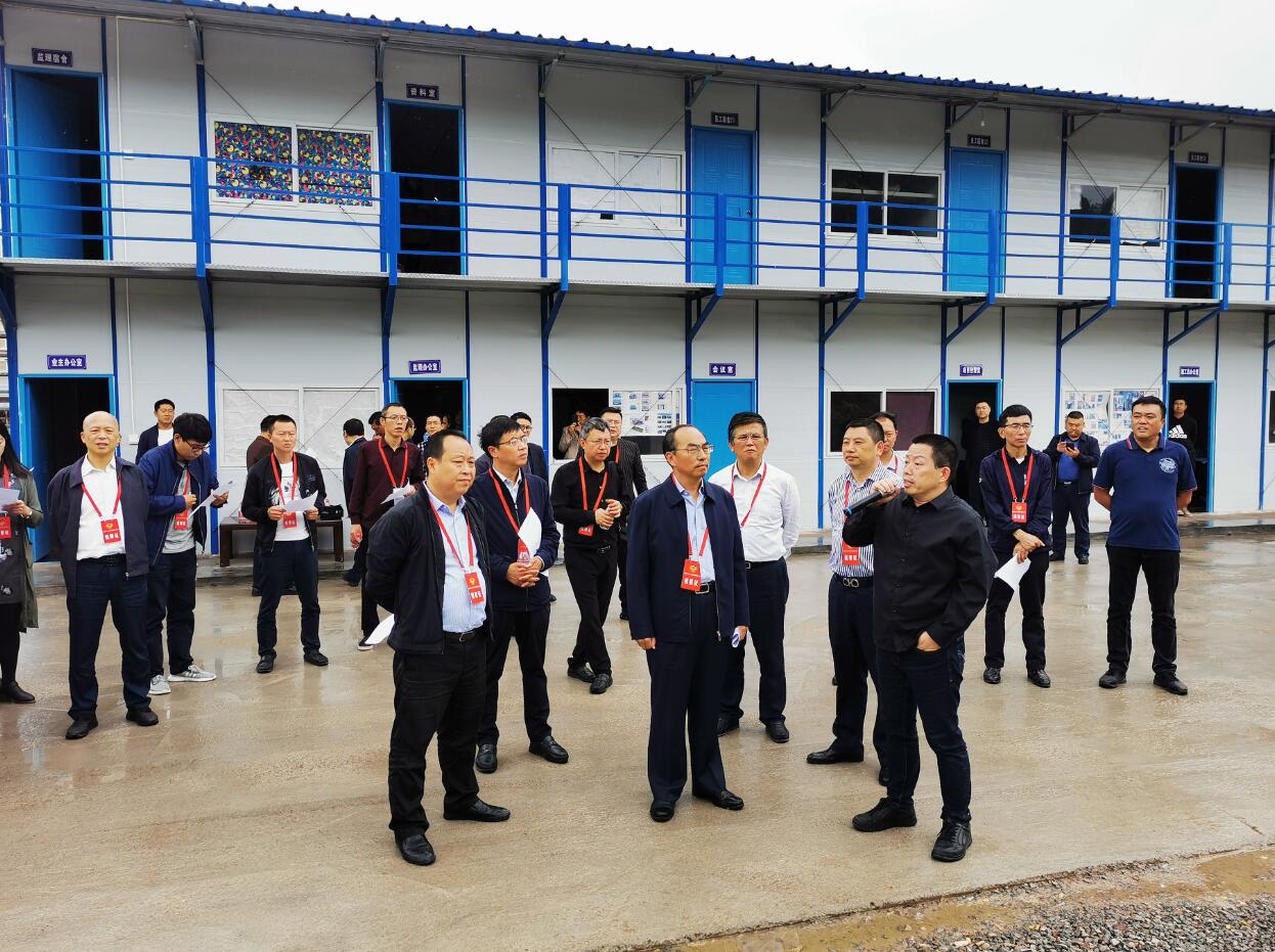 黔江區政協視察50萬頭無抗優質生豬項目建設情況