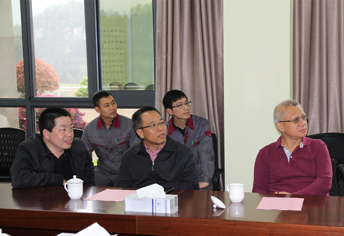 農業農村部畜牧獸醫局王俊勛副局長、生豬產業體系首席科學家陳瑤生教授到重慶69調研